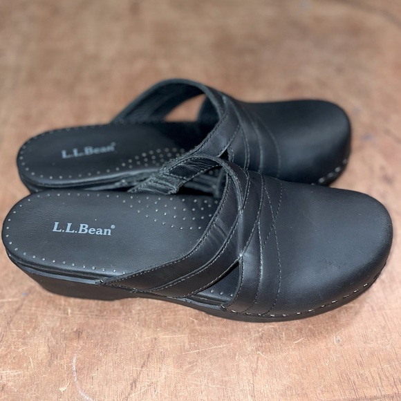 L.L.Bean Women’s Slip On Clogs Black US 7 EU 38 Like New! 2” Heel - Picture 2 of 15